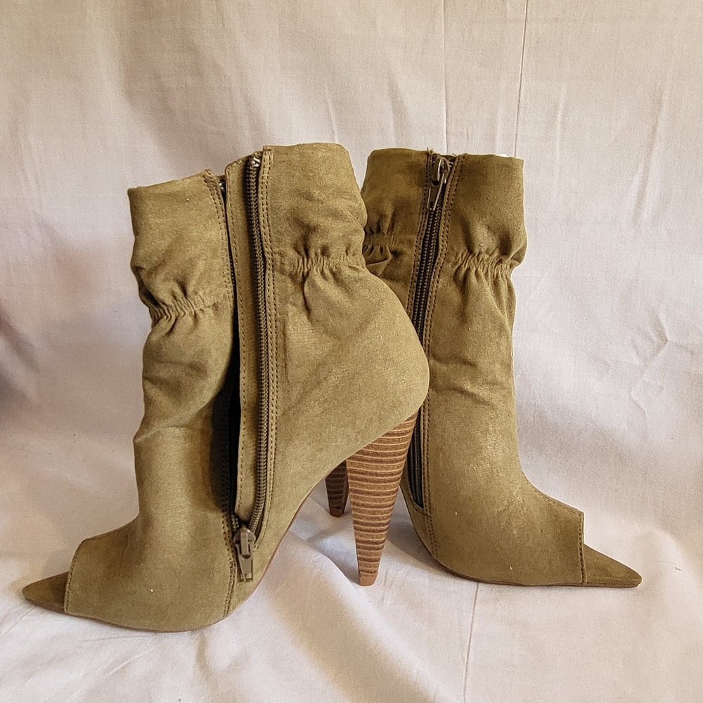 Womans booties